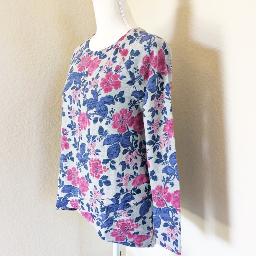 NEW LOFT GRAY & PINK FLORAL CROSSOVER HEM TOP SZ S
